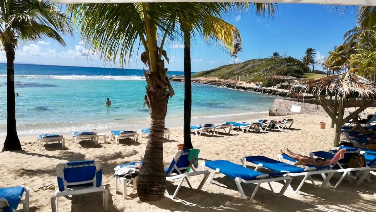 Chambre Standard Avec Plage Privee Au Manganao Hotel Saint-Francois  Buitenkant foto